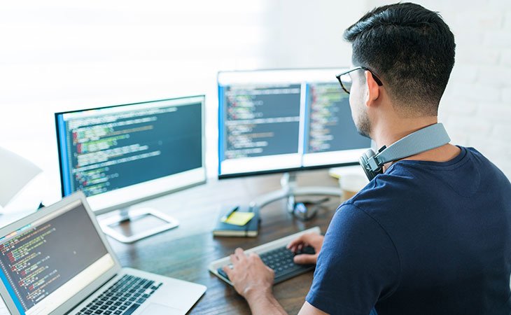 Java Developer Job Description: Skills &Amp; Responsibilities Independent Recruiter LLC | Staffing Agency programmer-working-computer-screens