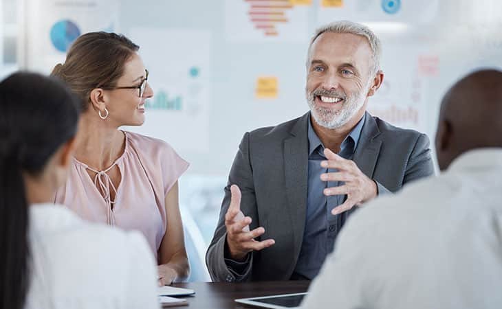 man-explaining-meeting