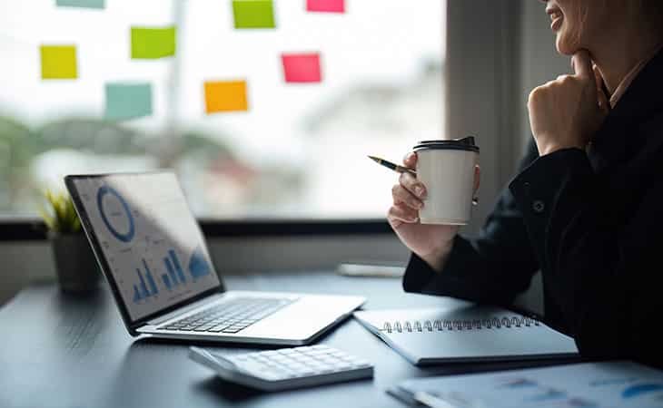woman-thinking-working-coffee