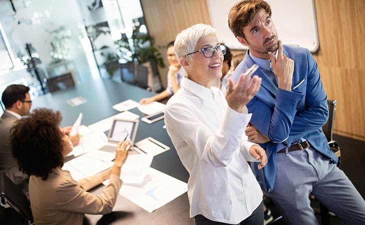 workers-thinking-meeting